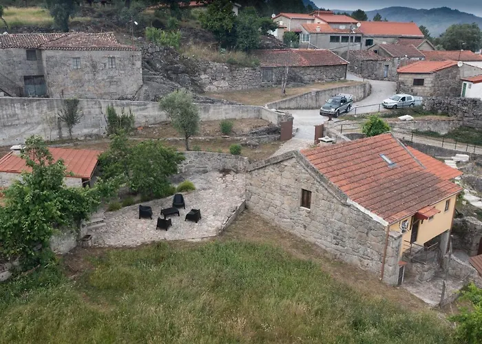 Casa Da Cascata Feriehus *